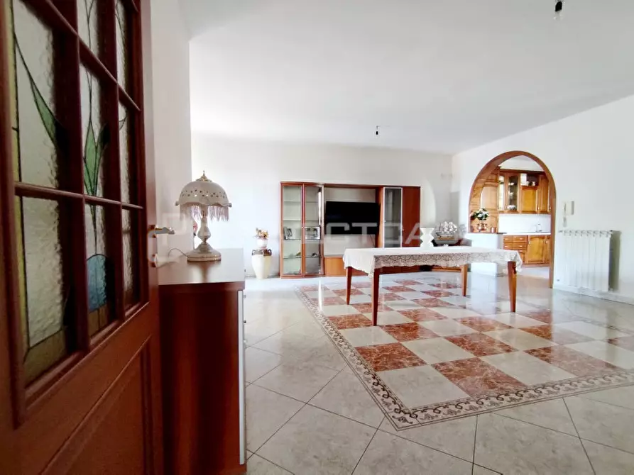 Immagine 2 di Villa in vendita  in Via Montegrappa a Scorrano