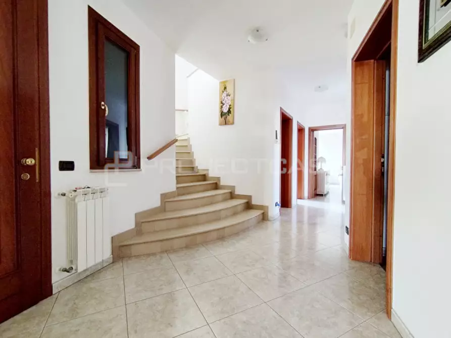 Immagine 12 di Villa in vendita  in Via Montegrappa a Scorrano