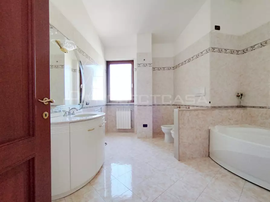 Immagine 14 di Villa in vendita  in Via Montegrappa a Scorrano