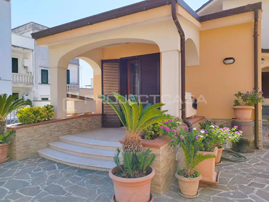 Immagine 31 di Villa in vendita  in Via Montegrappa a Scorrano