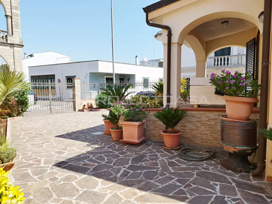 Immagine 32 di Villa in vendita  in Via Montegrappa a Scorrano