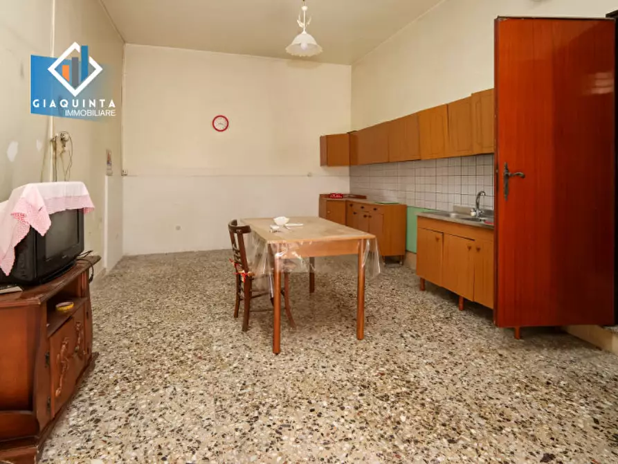 Immagine 3 di Casa indipendente in vendita  in VIA DEI GIARDINI n. 27-29 a Palagonia