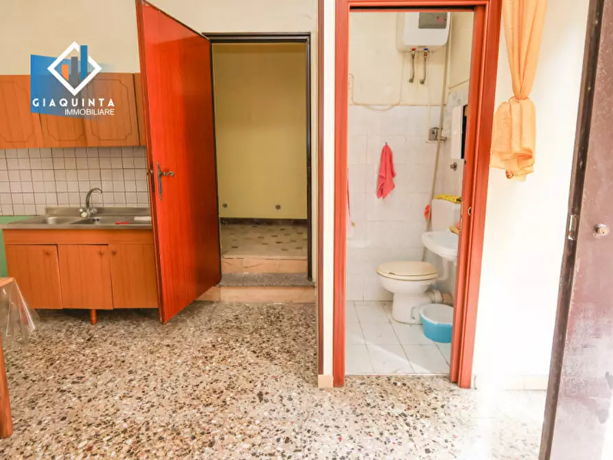 Immagine 11 di Casa indipendente in vendita  in VIA DEI GIARDINI n. 27-29 a Palagonia