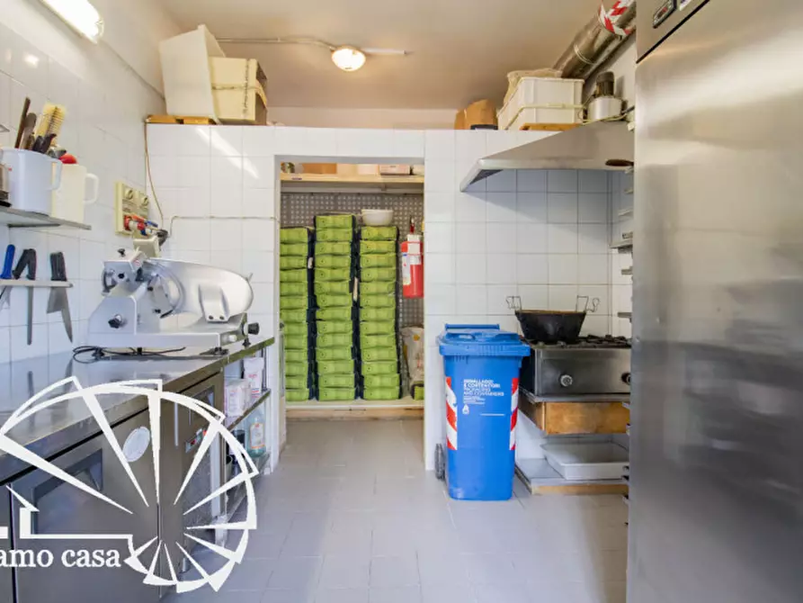 Immagine 5 di Attività commerciale in vendita  a Prato