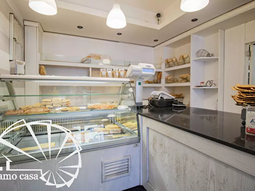 Immagine 7 di Attività commerciale in vendita  a Prato