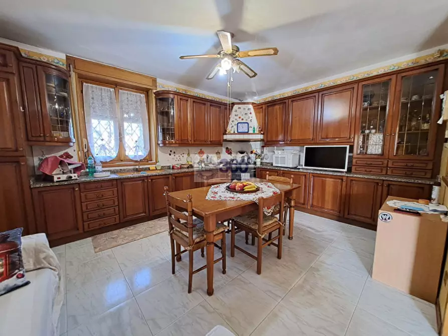 Immagine 3 di Rustico / casale in vendita  in via cavalletto 18 a Rovato