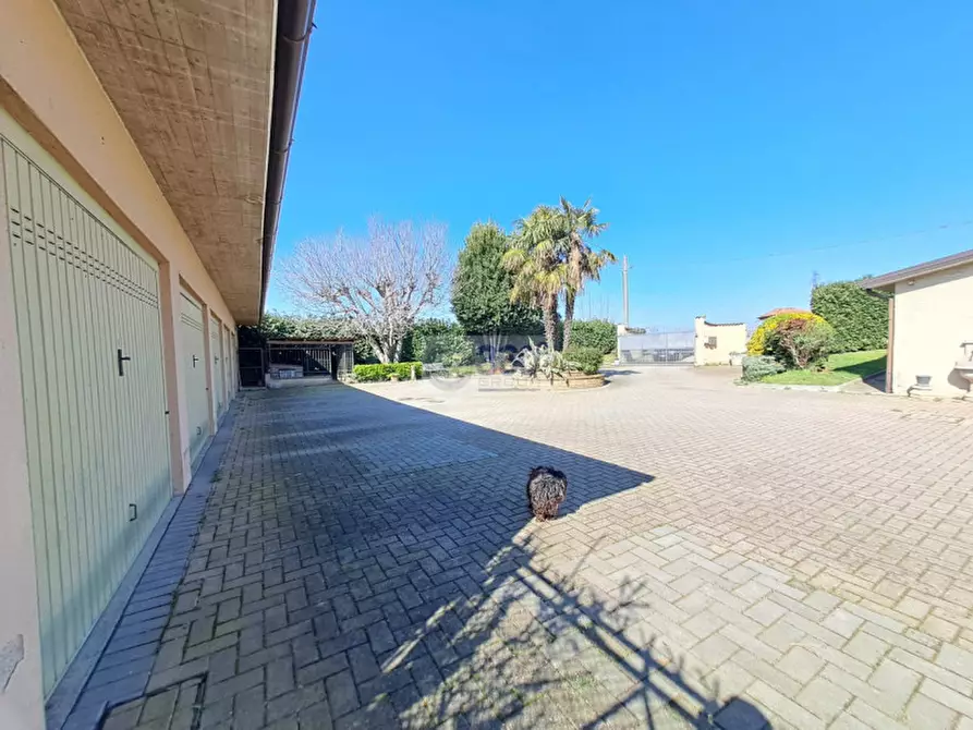 Immagine 9 di Rustico / casale in vendita  in via cavalletto 18 a Rovato