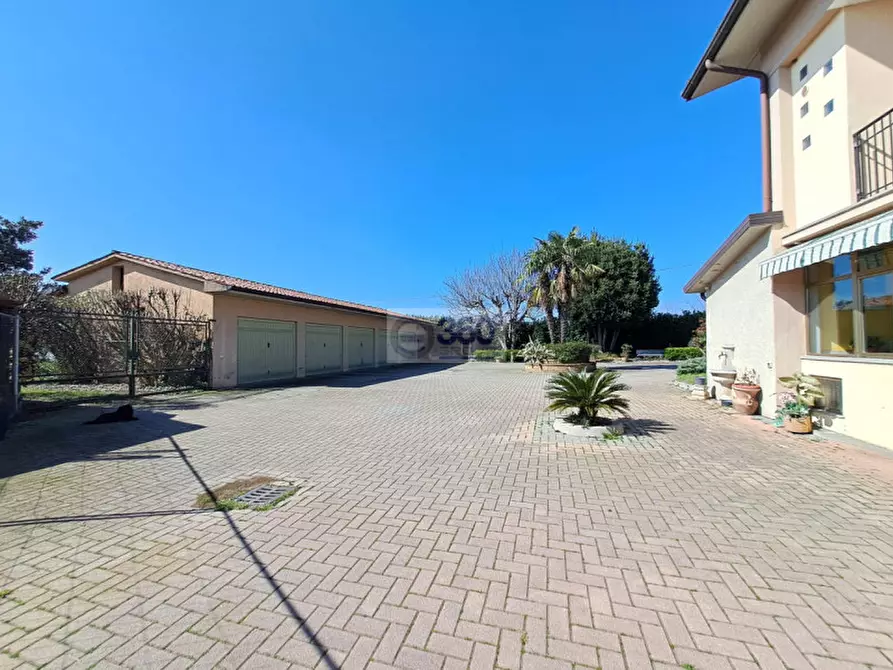 Immagine 10 di Rustico / casale in vendita  in via cavalletto 18 a Rovato