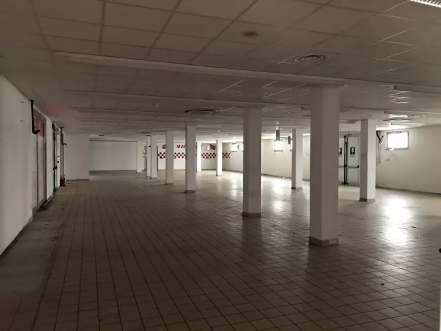 Immagine 3 di Attività commerciale in vendita  in Via Martiri della Libertà a Lograto