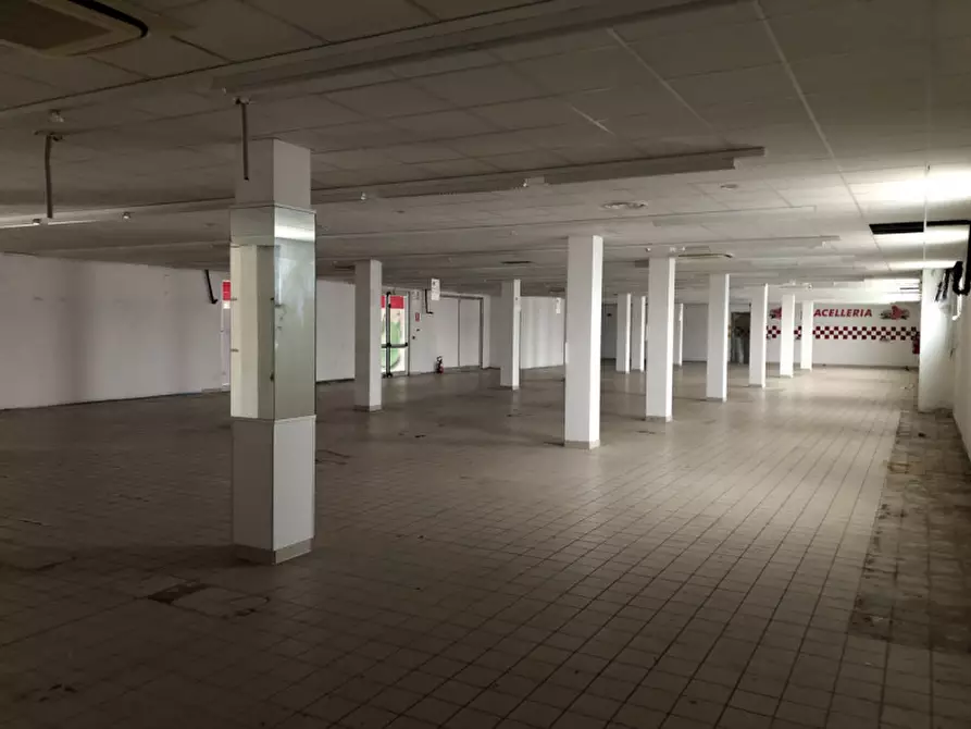 Immagine 5 di Attività commerciale in vendita  in Via Martiri della Libertà a Lograto