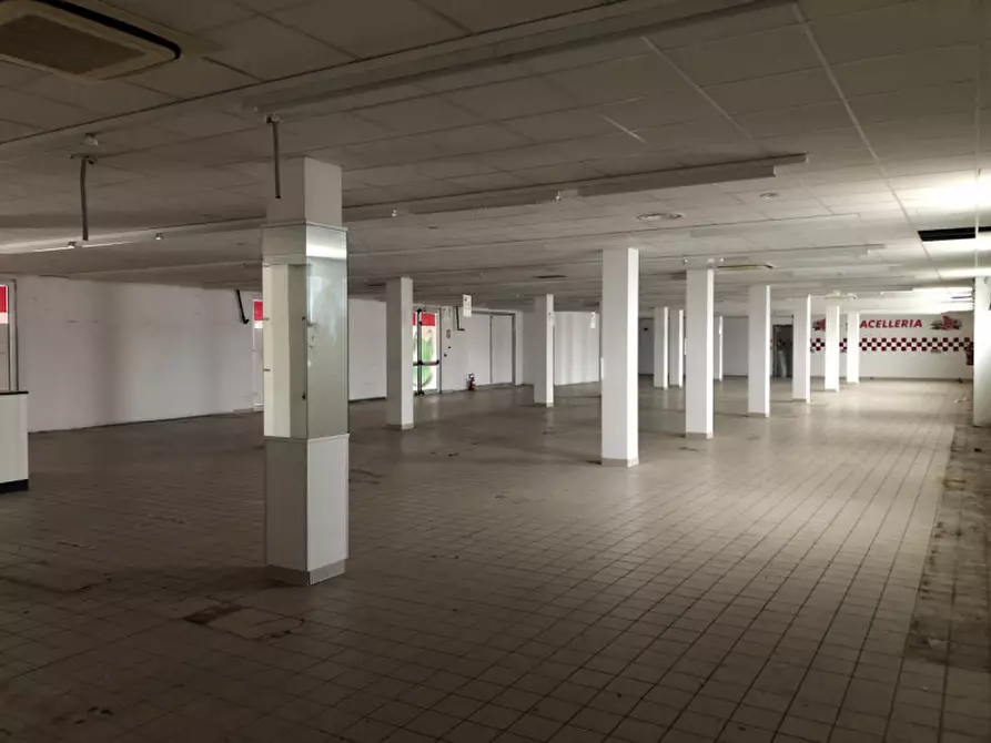 Immagine 6 di Attività commerciale in vendita  in Via Martiri della Libertà a Lograto