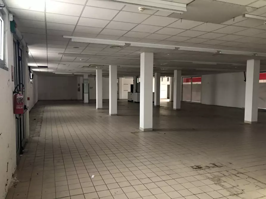 Immagine 7 di Attività commerciale in vendita  in Via Martiri della Libertà a Lograto