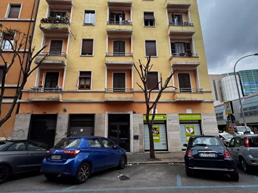 Immagine 7 di Negozio in vendita  in Via Francesco Caracciolo a Roma