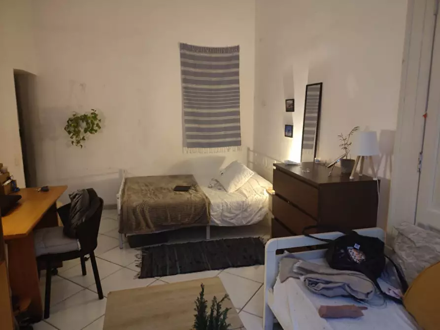 Immagine 12 di Camera in affitto  in Via Pessina a Napoli