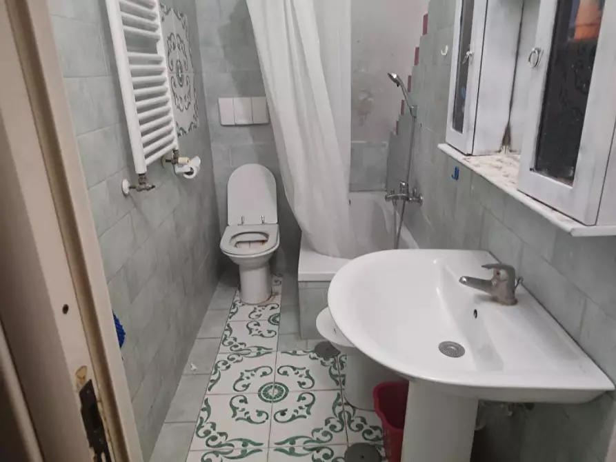 Immagine 18 di Camera in affitto  in Via Pessina a Napoli