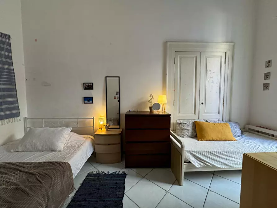 Immagine 27 di Camera in affitto  in Via Pessina a Napoli
