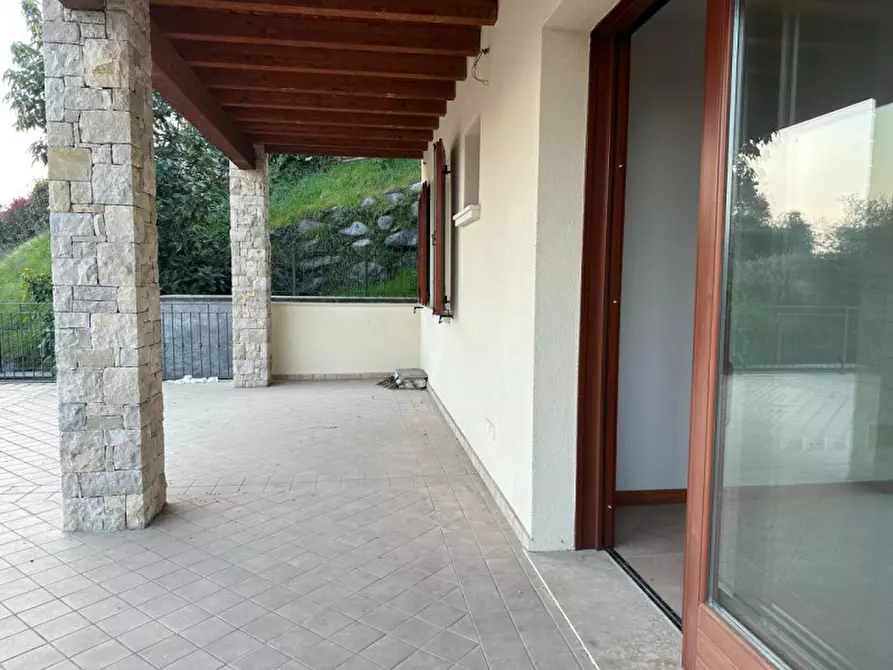 Immagine 4 di Appartamento in vendita  in Via Montemaderno a Toscolano-Maderno