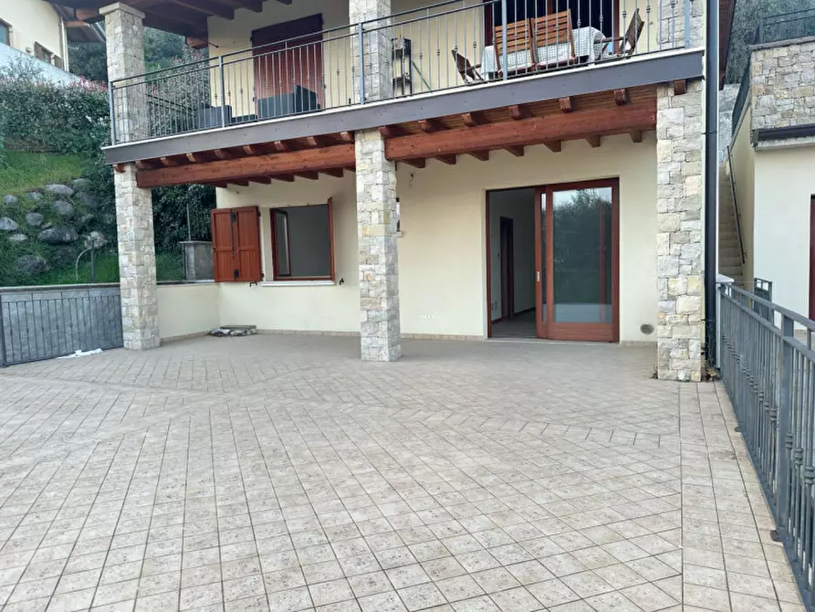 Immagine 13 di Appartamento in vendita  in Via Montemaderno a Toscolano-Maderno