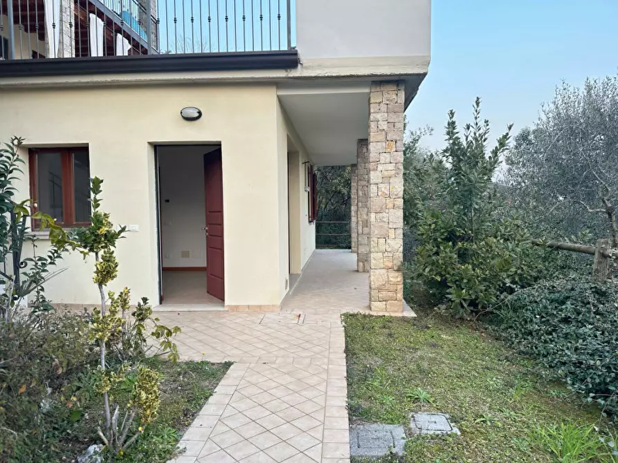 Immagine 1 di Appartamento in vendita  in Via Montemaderno a Toscolano-Maderno