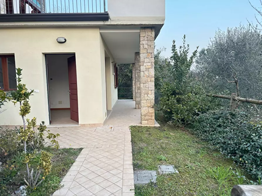 Immagine 2 di Appartamento in vendita  in Via Montemaderno a Toscolano-Maderno