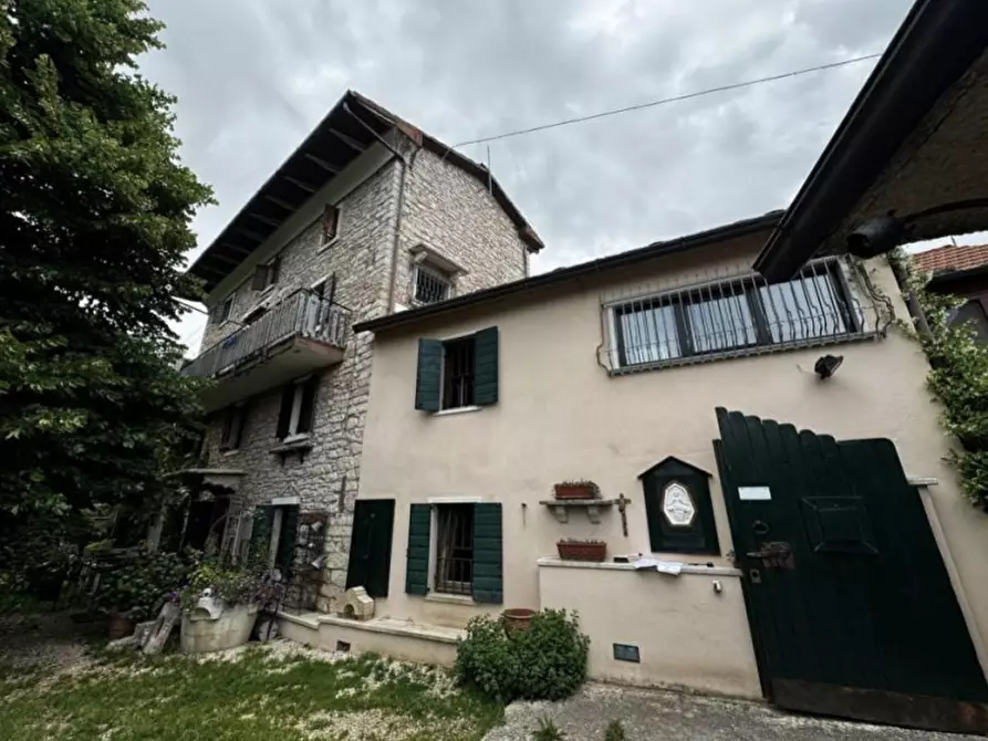 Immagine 1 di Casa indipendente in vendita  in CONTRADA COSTA 36 a Bosco Chiesanuova