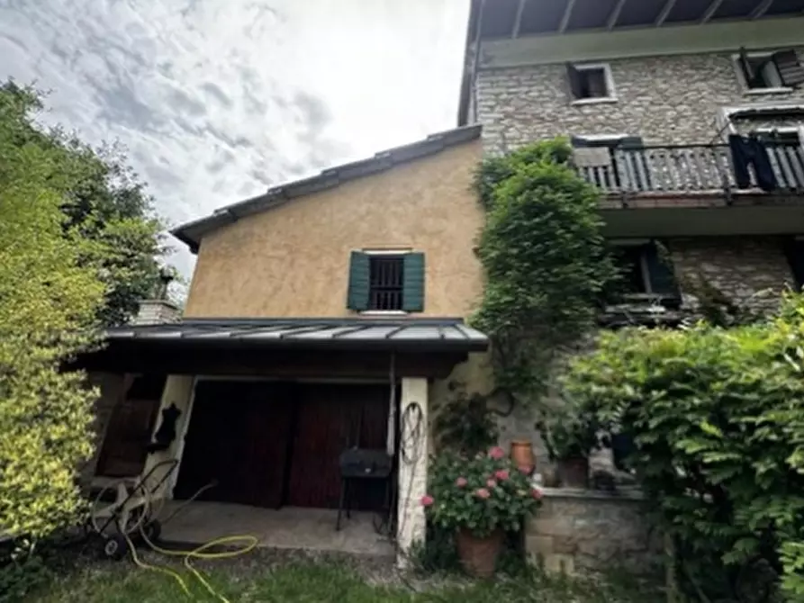 Immagine 3 di Casa indipendente in vendita  in CONTRADA COSTA 36 a Bosco Chiesanuova