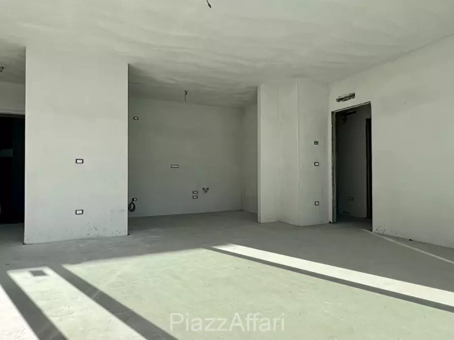 Immagine 9 di Appartamento in vendita  in Via Roma a Fosso'