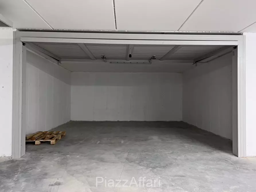 Immagine 19 di Appartamento in vendita  in Via Roma a Fosso'