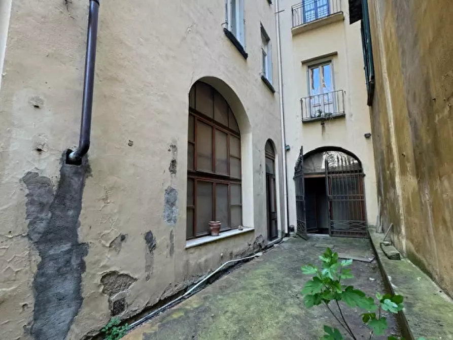 Immagine 9 di Negozio in affitto  in BORGO OGNISSANTI a Firenze