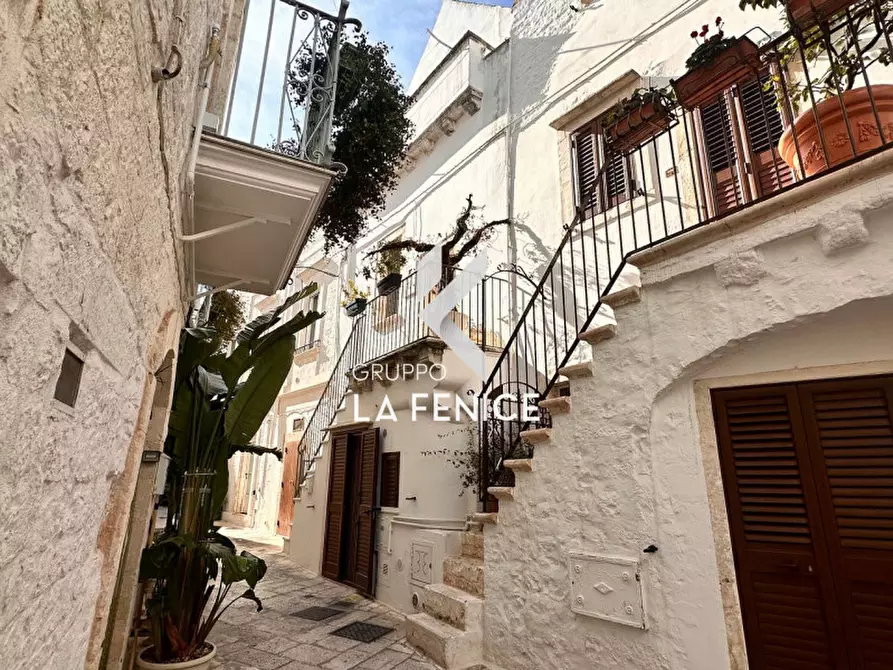 Immagine 2 di Casa indipendente in vendita  in Via Morelli a Locorotondo
