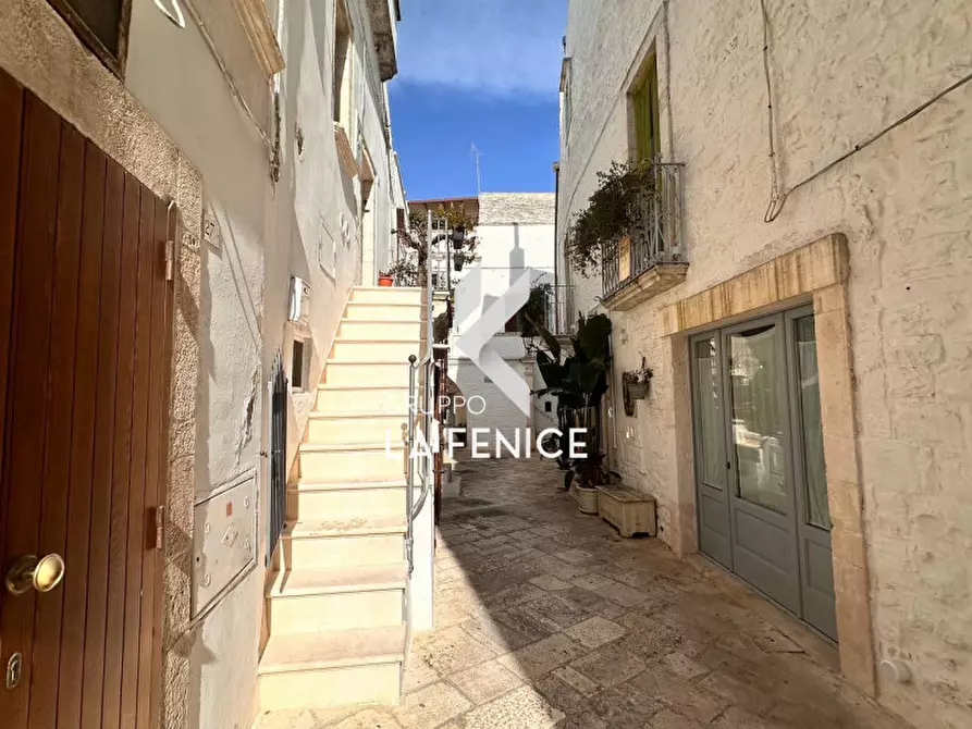 Immagine 3 di Casa indipendente in vendita  in Via Morelli a Locorotondo