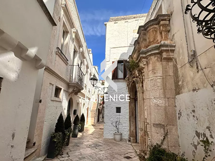 Immagine 6 di Casa indipendente in vendita  in Via Morelli a Locorotondo