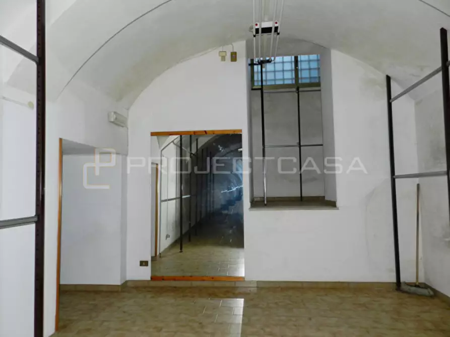 Immagine 10 di Negozio in vendita  in via Umberto I 40 a Maglie