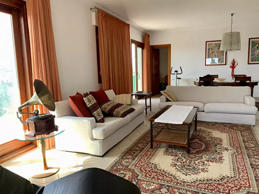 Immagine 9 di Attico in vendita  in Via Monferrato a Olbia