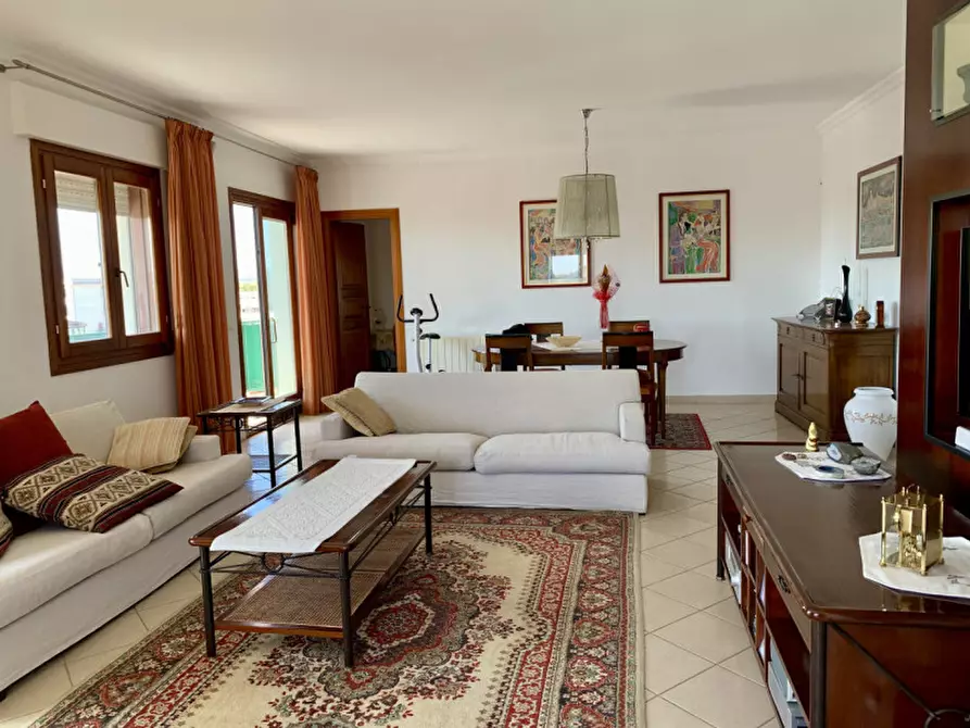 Immagine 11 di Attico in vendita  in Via Monferrato a Olbia