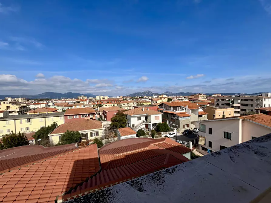 Immagine 37 di Attico in vendita  in Via Monferrato a Olbia