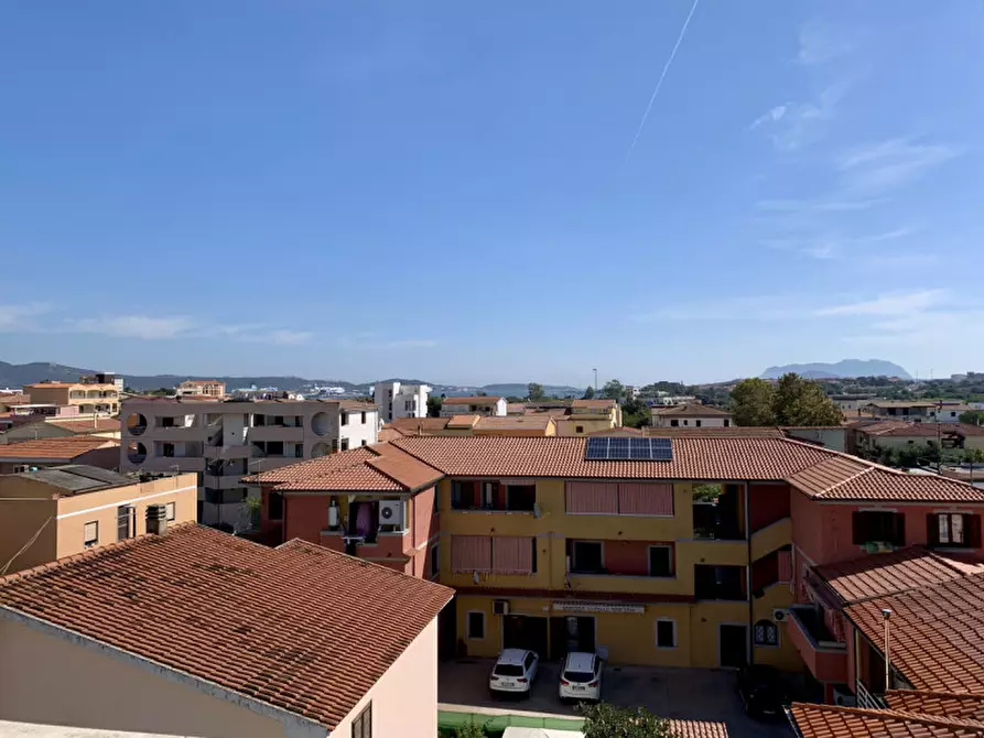 Immagine 38 di Attico in vendita  in Via Monferrato a Olbia