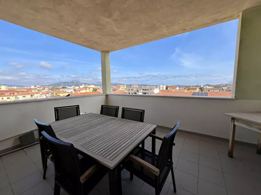 Immagine 40 di Attico in vendita  in Via Monferrato a Olbia