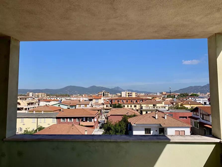 Immagine 43 di Attico in vendita  in Via Monferrato a Olbia