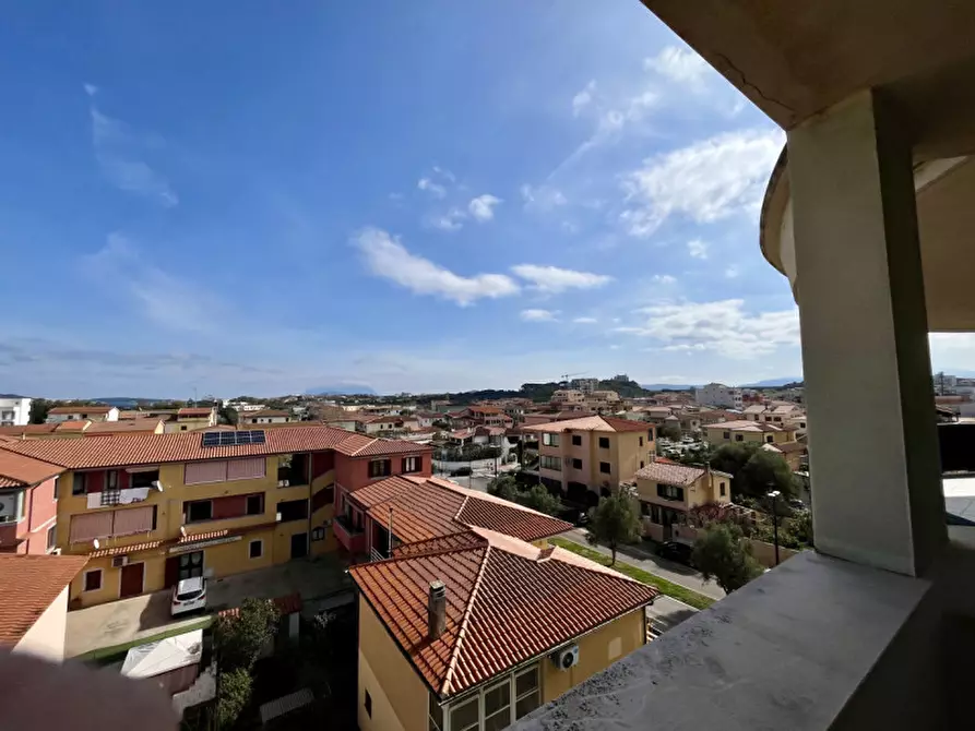 Immagine 45 di Attico in vendita  in Via Monferrato a Olbia