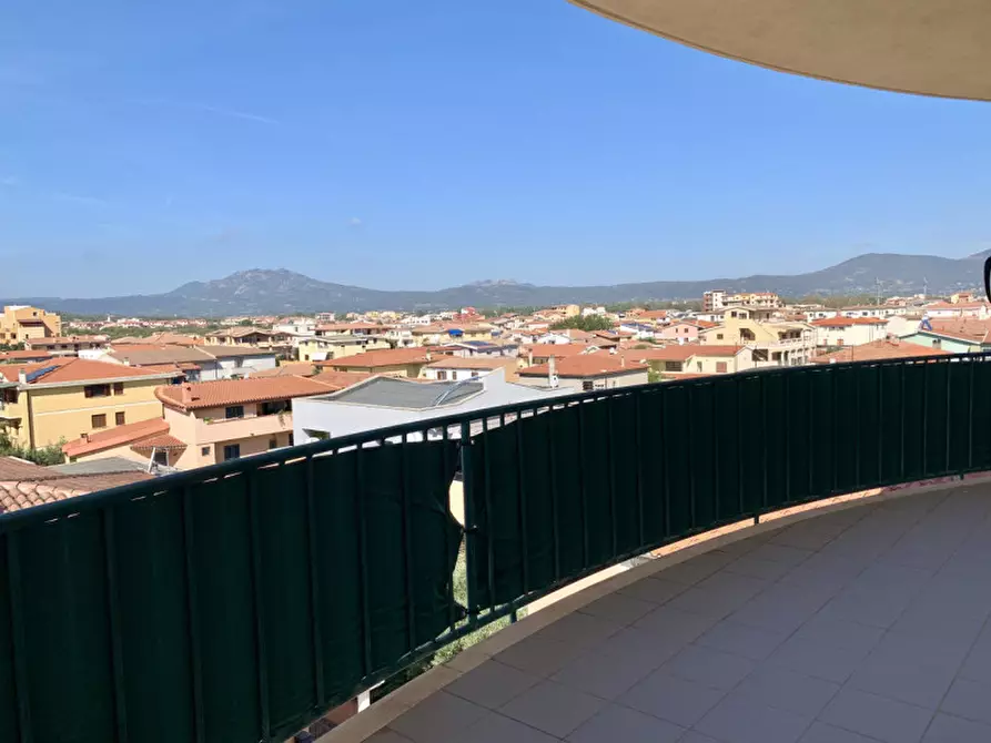 Immagine 46 di Attico in vendita  in Via Monferrato a Olbia