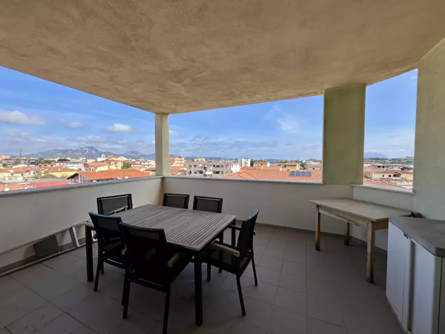 Immagine 51 di Attico in vendita  in Via Monferrato a Olbia