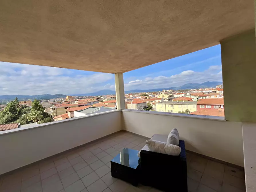 Immagine 52 di Attico in vendita  in Via Monferrato a Olbia