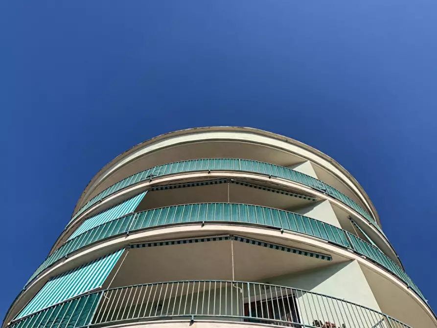 Immagine 54 di Attico in vendita  in Via Monferrato a Olbia