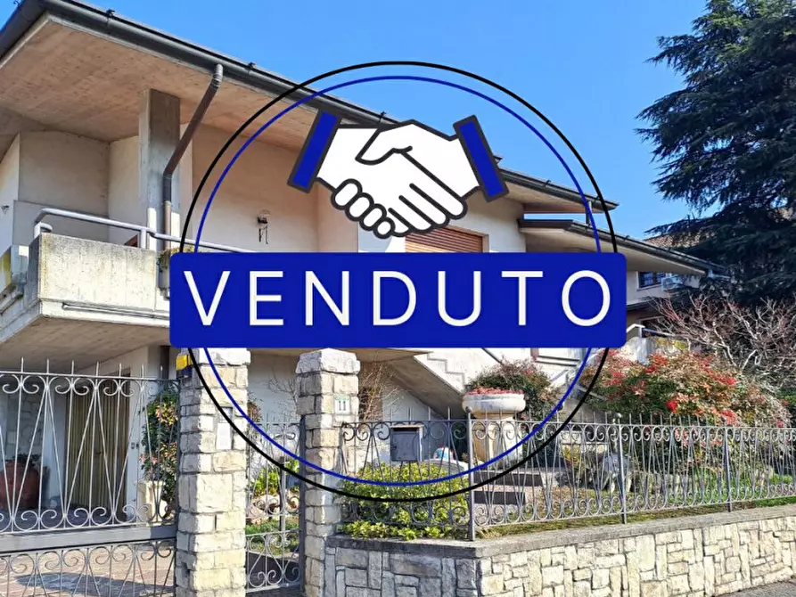 Immagine 1 di Villa in vendita  in Via Silvio Pellico a Passirano