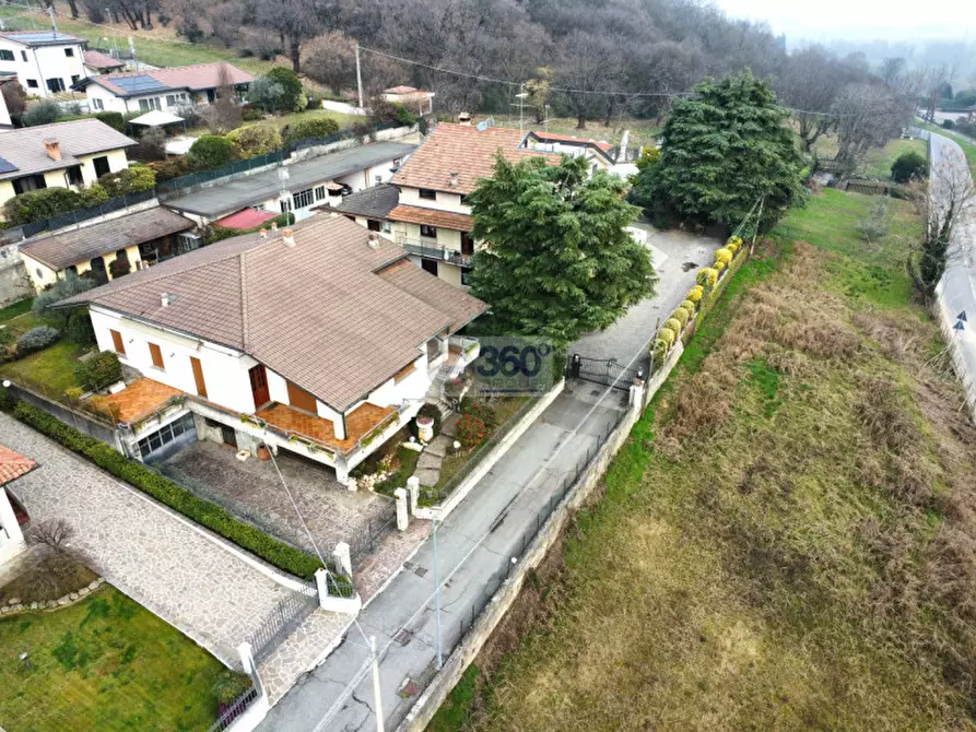 Immagine 2 di Villa in vendita  in Via Silvio Pellico a Passirano