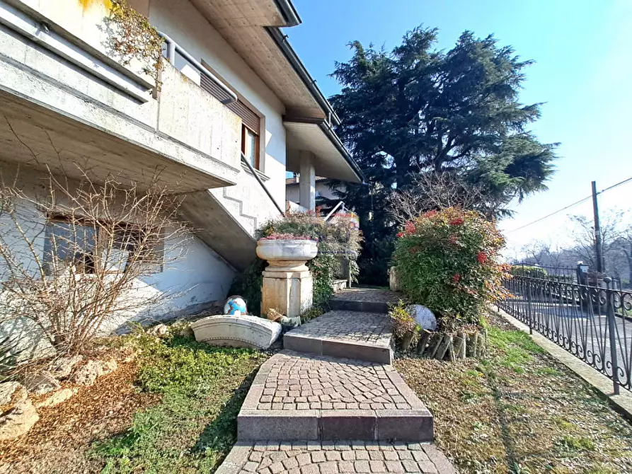 Immagine 8 di Villa in vendita  in Via Silvio Pellico a Passirano