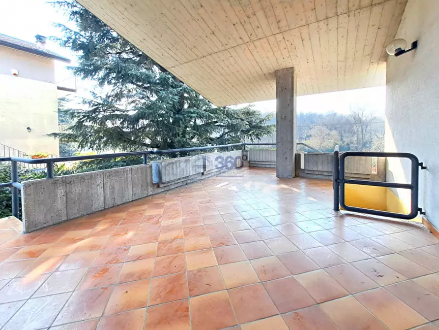Immagine 9 di Villa in vendita  in Via Silvio Pellico a Passirano