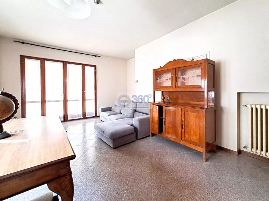 Immagine 10 di Villa in vendita  in Via Silvio Pellico a Passirano
