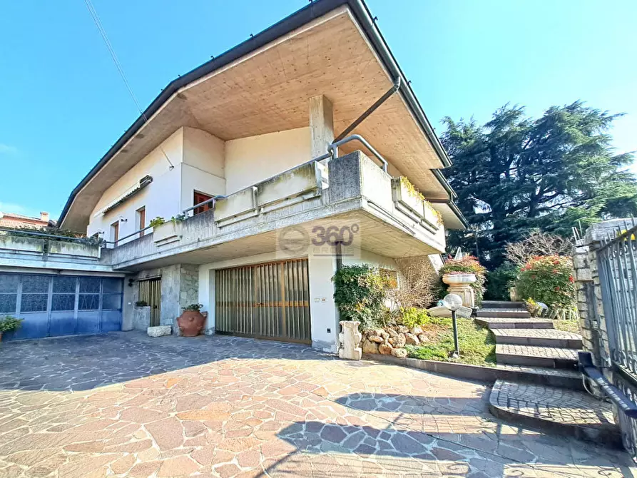 Immagine 12 di Villa in vendita  in Via Silvio Pellico a Passirano